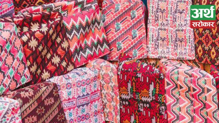 Exhibition of goods made of Dhaka fabric in offing
