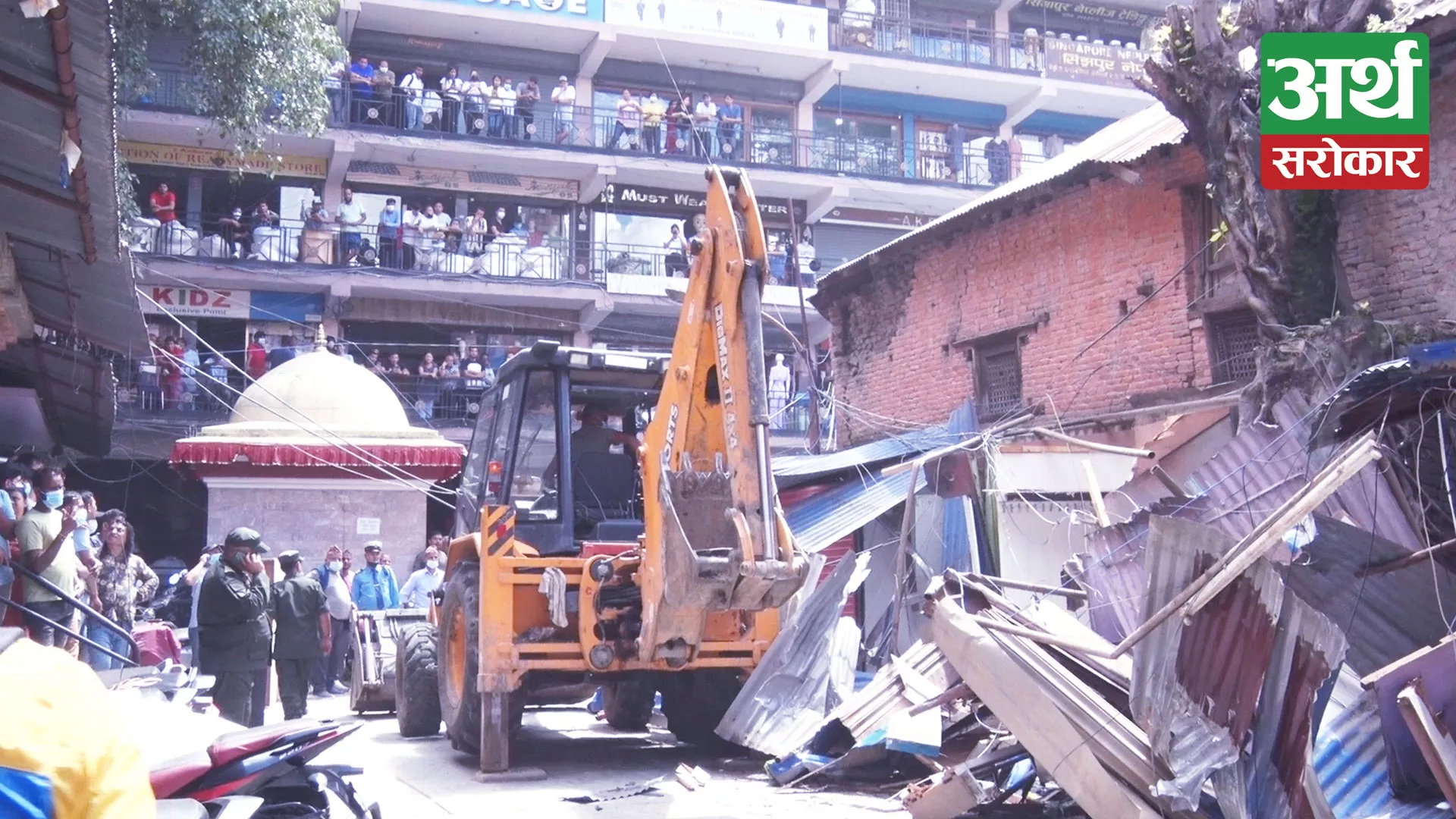 KMC announces to continue demolishing illegal structures